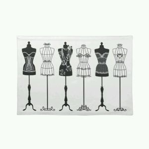 Meet your Posher, Simona